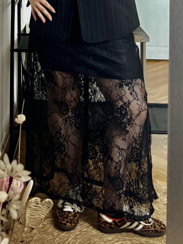 Jupe en dentelle noire "Kate"