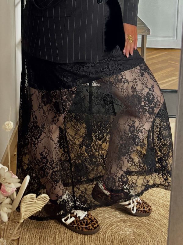 Jupe en dentelle noire "Kate"